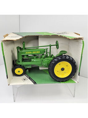 Ertl John Deere 1934 Model A Tractor 1/16 Scale Die-Cast USA Open Box 539-10D0